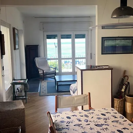 Apartman Wind Rose House - By The Beach With Ac Parking *