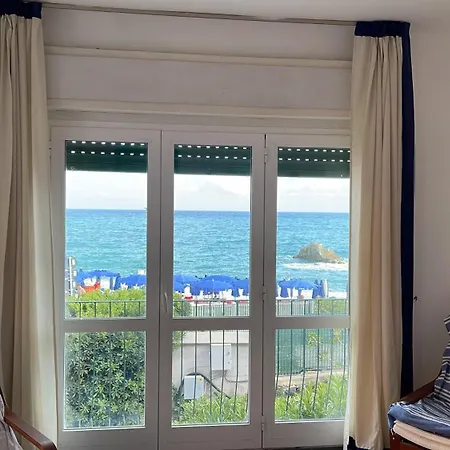 Wind Rose House - By The Beach With Ac Parking *